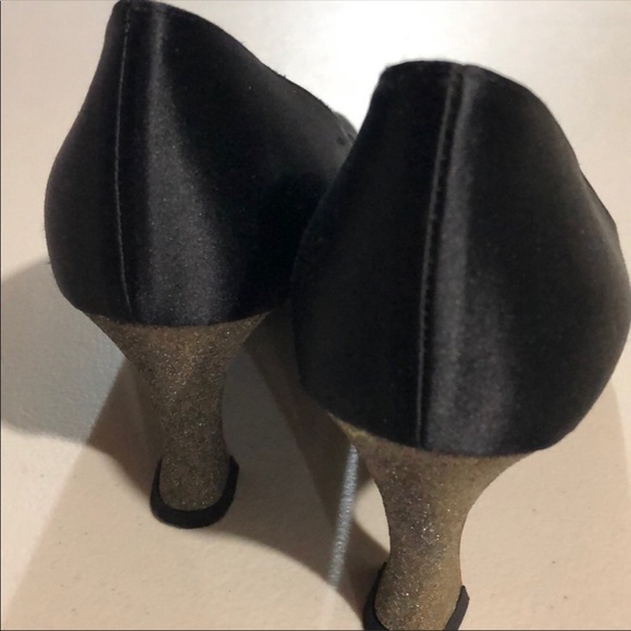 Valentino Garavani Italian Pumps - Picture 7 of 8